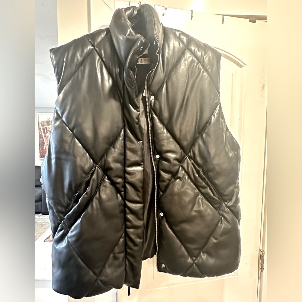 Abercrombie vegan leather vest size XL